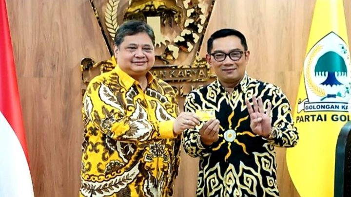 Dapat KTA, Ridwan Kamil Resmi Bergabung di Partai Golkar partai golkar