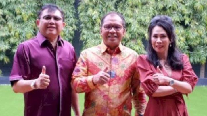 Wali Kota Makassar, Danny Pomanto (tengah) di Hari Raya Imlek/Lintasterkini.com danny pomanto