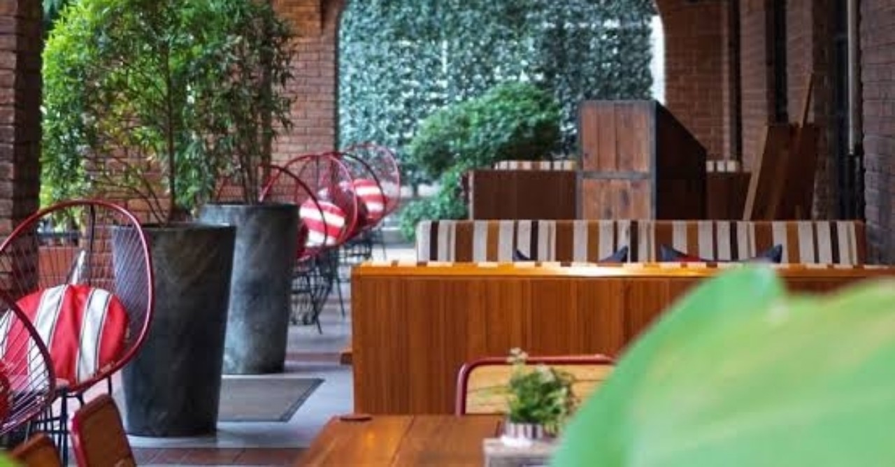 3 Kafe di Makassar yang Ada Live Music, Plazgozz Cafe Paling Hits