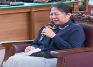 Putri Candrawathi Nangis di Sidang, Ayah Brigadir J: Drama, Itu Untuk Ambil Simpati Hakim dan Jaksa