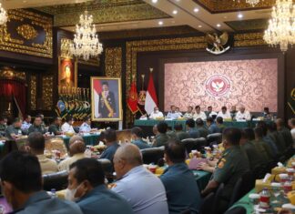 Usai Bagikan Motor dan Alat Komunikasi ke Babinsa, Prabowo Kumpulkan Pejabat Kemenhan