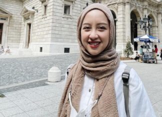 Benarkah Awet Muda? Simak Reaksi Bapak-bapak Ini Ketika Lihat Foto Gita Savitri