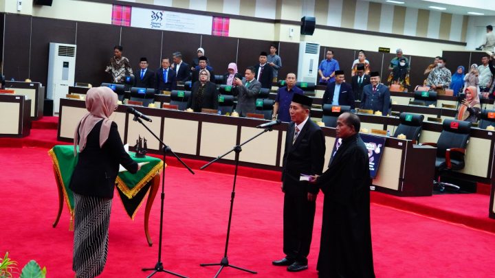 Marthen Rantetondok Resmi Dilantik Sebagai Anggota PAW DPRD Sulsel DPRD Sulsel