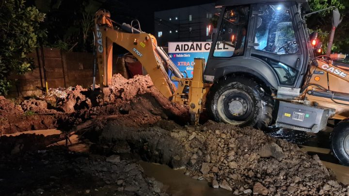 Tangani Genangan di Jalan Hertasning, Dinas PUTR Bersihkan Saluran Drainase PUTR Sulsel