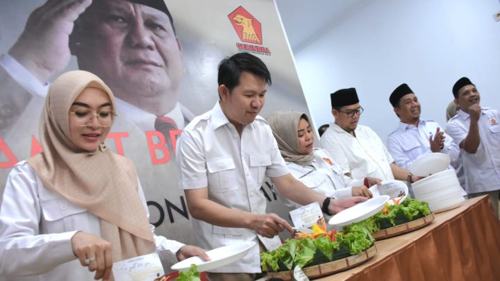 Pengurus DPC Partai Gerindra Makassar memperingati HUT Gerindra ke-15/Rilis gerindra makassar