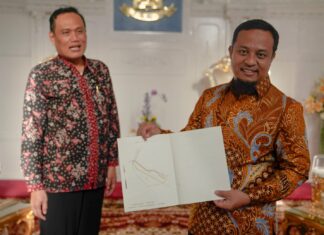 Gubernur Sulsel Terima Sertifikat Bandara Sorowako, Diharapkan Tingkatkan Perekonomian di Luwu Raya