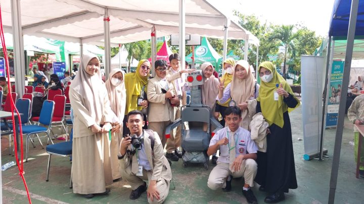 Siswa SMP Bosowa School Makassar Sabet Juara 1 Lomba Essay se Sulselbar smp bosowa school makassar