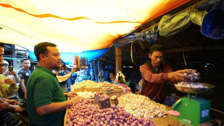 Gubernur Sulsel Pantau Harga Bahan Pokok dan Berbelanja di Pasar Sentral Malino Gowa Gubernur Sulsel Andi Sudirman Sulaiman