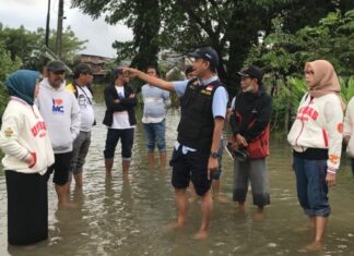 Ketua DPRD Makassar Rudianto Lallo Sasar Korban Banjir yang Belum Dapat Bantuan