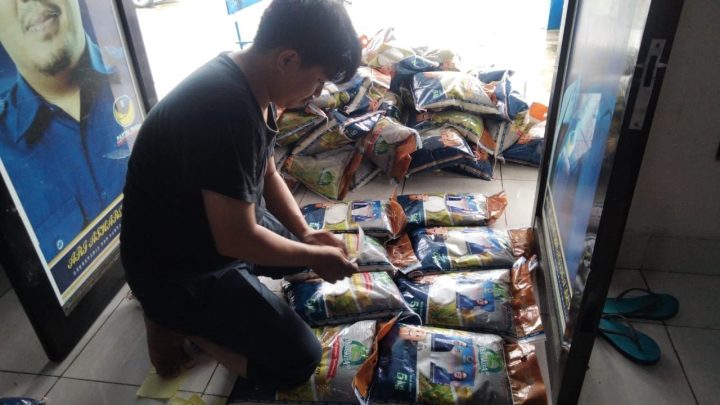 NasDem Respon Cepat Banjir di Makassar, Turun Langsung Salurkan Bantuan NasDem