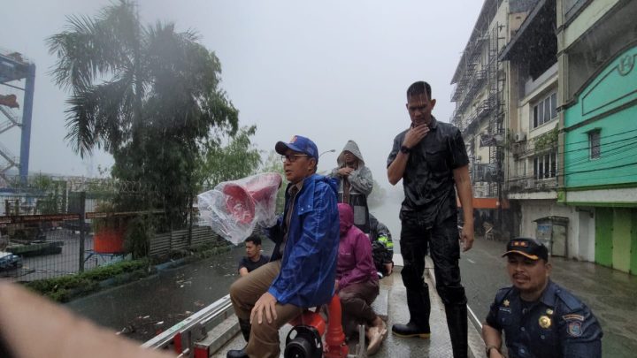 DPRD Makassar Soroti Foto Pejabat di Tengah Bencana Banjir DPRD Makassar