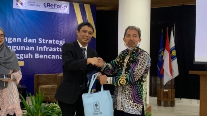Direktur Eksekutif PII Ir Habibie Razak (jas hitam) didaulat sebagai Pembicara di Civil Engineering Research Forum UII/Rilis habibie razak