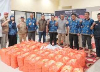 Sekwan DPRD Makassar Beri Bantuan ke Korban Banjir di Kecamatan Biringkanaya