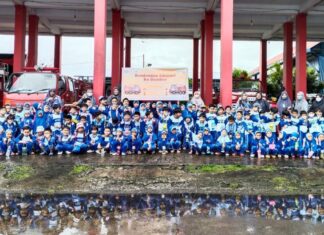 Kenalkan Profesi Pemadam Kebakaran, TKIT Nurul Fikri Makassar Lakukan Kunjungan Edukasi