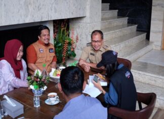 Mengawal Suara Masyarakat, KPU Lakukan Coklit Data Pemilih di Kediaman Wali Kota Makassar