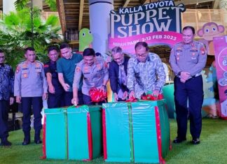 Kalla Toyota Puppet Show Gaungkan Makassar Kota Makan Enak, Walikota Danny: Kolaborasi Kemajuan Kota