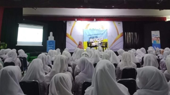 SMP Islam Athirah 1 Makassar Gelar Seminar Kesehatan Kulit Bagi Remaja Putri smp islam athirah 1 makassar