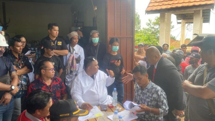 Sejumlah Warga Tolak Lahan Dipakai untuk Pengapalan Ore Nikel PT CLM: Diduga Dicuri clm