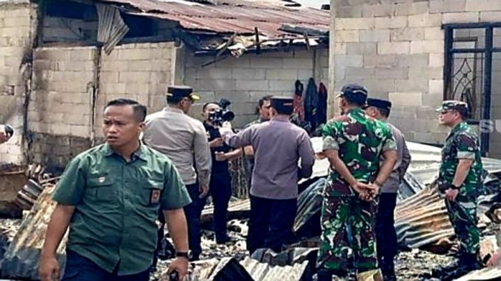 Tim Gabungan Bareskrim dan Polda Metro Olah TKP Selidiki Penyebab Kebakaran Depo Pertamina Plumpang depo pertamina plumpang