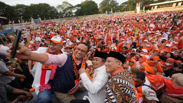 Anies Baswedan Sebut Ada Menko yang Ingin Ubah Konstitusi, Menteri Jokowi Buka Suara anies baswedan jokowi
