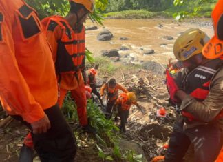 Tim Sar Temukan 2 Pekerja Bendungan Pamukkulu Terseret Arus Sungai, 1 Masih Dicari