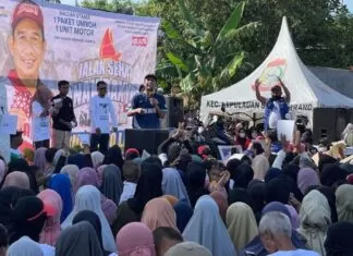Lewat Jalan Sehat Anak Rakyat, Ketua DPRD Makassar Rudianto Lallo Ajak Warga Pulau Jaga Kebersihan