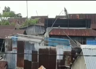 Angin Puting Beliung Hantam Puluhan Rumah di Pulau Kodingareng, Warga Butuh Bantuan