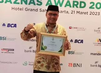 Wali Kota Makassar Danny Pomanto Raih Penghargaan Baznas Award 2023