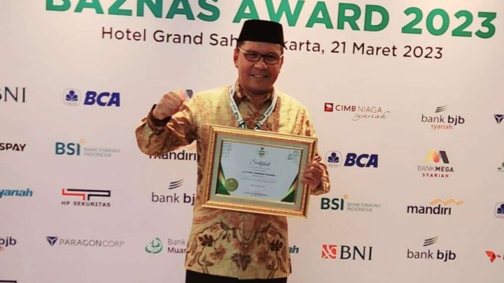 Wali Kota Makassar Danny Pomanto Raih Penghargaan Baznas Award 2023/Humas Kominfo Makassar wali kota makassar