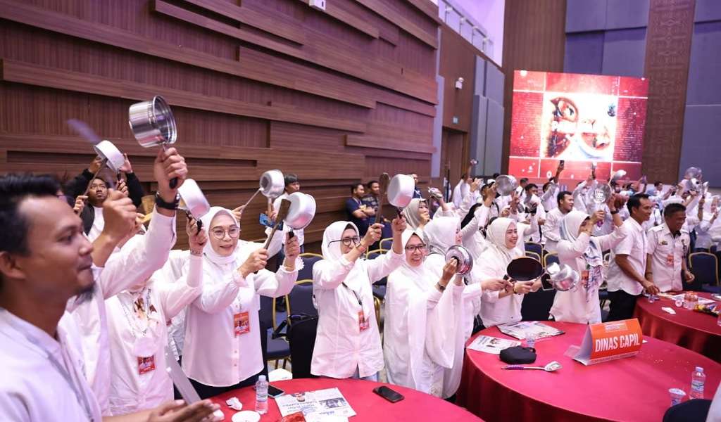 Branding Kota Makan Enak Resmi Diluncurkan, Ditandai Pemukulan Alat Masak Serentak di Rakornus 2023