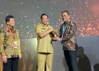 Cakupan Program JKN Capai 98 Persen, Pemkab Jeneponto Terima Penghargaan UHC Award 2023