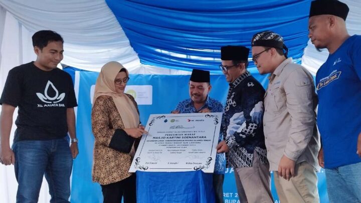 CEO XL Axiata Resmikan Wakaf Masjid Kartini Soenantara di Kabupaten Banggai Sulteng
