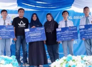 Selain Resmikan Masjid Kartini Soenantara, XL Axiata Juga Edukasi Pelajar di Banggai