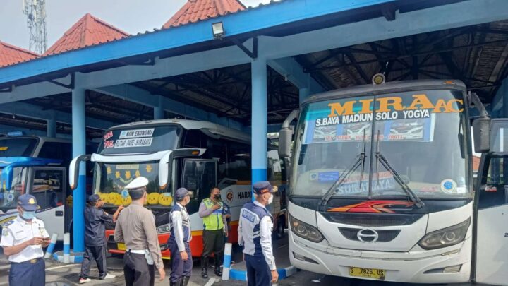 Ilustrasi pemeriksaan kesehatan sopir bus/FaktualNews.co dinkes dki