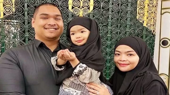 Menpora Dito Ariotedjo bersama istri Niena Kirana Riskyana Fuad dan putrinya (foto: dok instagram @ditoariotedjo) profil istri menpora baru