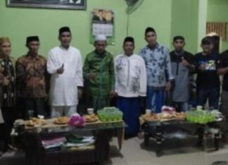 Ketua DPRD Makassar Rudianto Lallo Cicipi Sarabba Buatan Tokoh Masyarakat Tamangapa