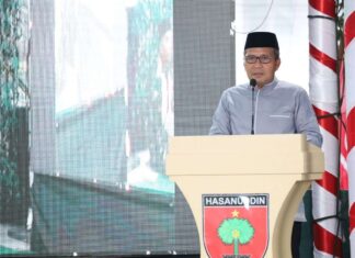 Wali Kota Makassar dan Pangdam XIV Hasanuddin Bagikan Sembako di Gebyar Ramadan APINDO