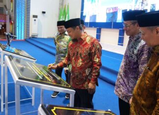 Gubernur Sulsel Serahkan Hibah Rp650 Juta untuk Observatorium Unismuh