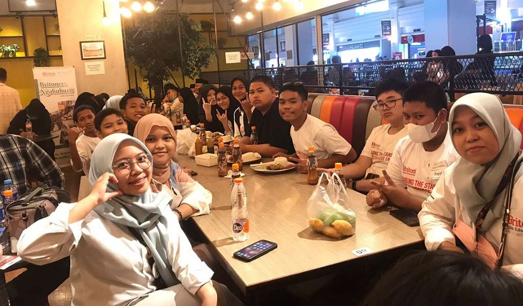 Momen Ramadan 2023, Briton English Education Ajak Ratusan Siswa dan Anak Panti Nobar dan Buka Bersama