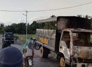Mobil Dalmas Porles Jeneponto Ditemukan Hangus Terbakar di Pinggir Jalan