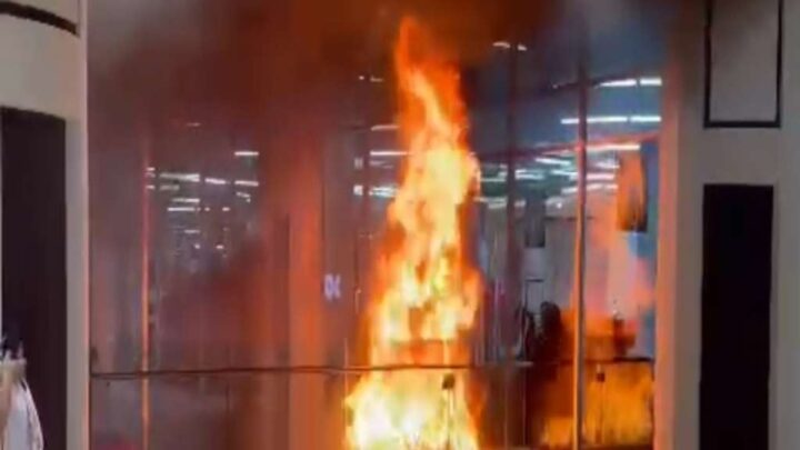 Mall Trans Studio Makassar Terbakar, Publik Relation Ikut Jadi Korban Mal trans Studio Makassar