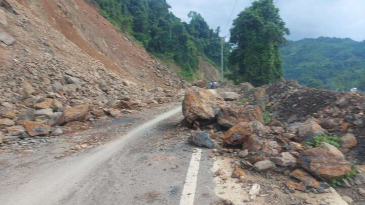 Pemprov Sulsel Bersama Masyarakat Sigap Tangani Longsor di Poros Jalan Batusitanduk - Rantepao di Luwu Pemprov Sulsel