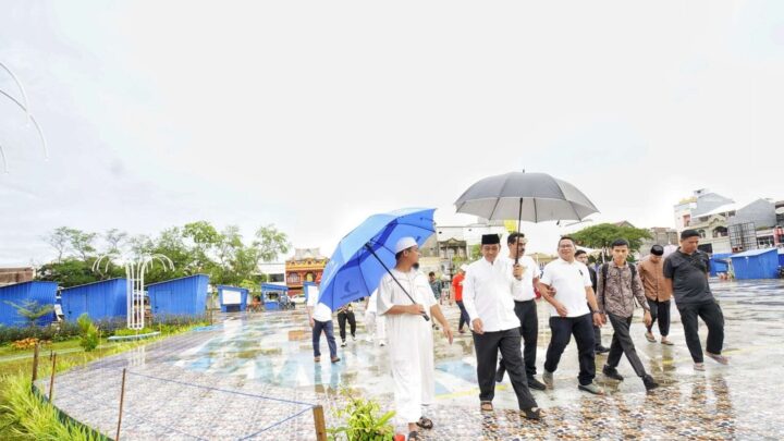 Gubernur Sulsel Berinteraksi dengan Warga di Taman Callaccu Sengkang Pemprov Sulsel