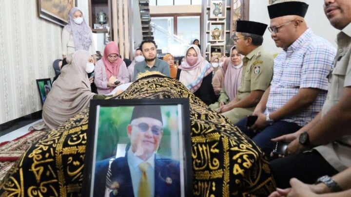 Adik Kandung Bupati Jeneponto Meninggal Dunia, Danny Pomanto Datang ke Rumah Duka Adik Kandung Bupati Jeneponto Meninggal Dunia, Danny Pomanto Datang ke Rumah Duka