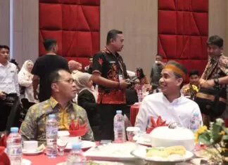 Bersama Rudianto Lallo, Wali Kota Makassar Danny Pomanto diganjar Penghargaan dari LKS Tripartif