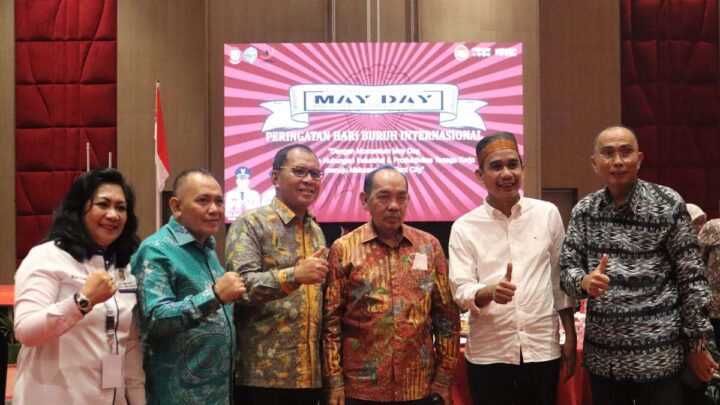 Ketua DPRD Makassar Rudianto Lallo Terima Penghargaan dari LKS Tripartif dprd makassar