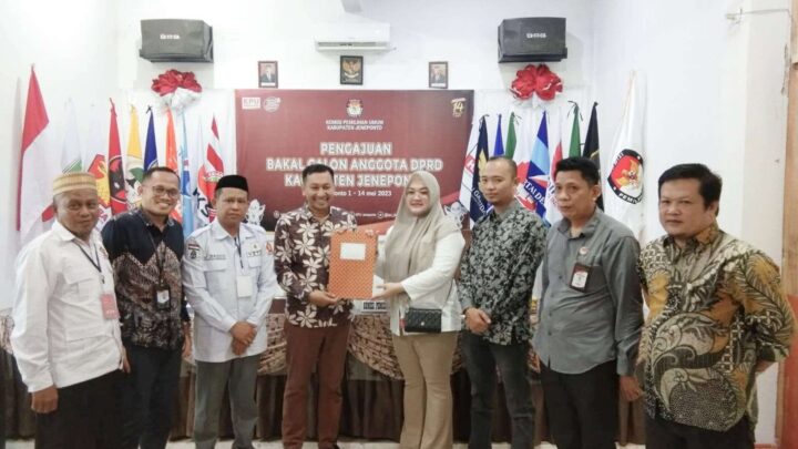 Usai Shalat Dhuha, DPC Gerindra Daftarkan 40 Bacaleg di KPU Jeneponto, Berkasnya Memenuhi Syarat DPC Gerindra