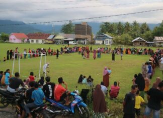 GMC Gelar Mini Soccer, Pesertanya Emak-Emak Berdaster