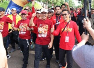 Danny Pomanto dan Bupati Luwu Timur Kompak Jalan Santai dengan Masyarakat Lutim