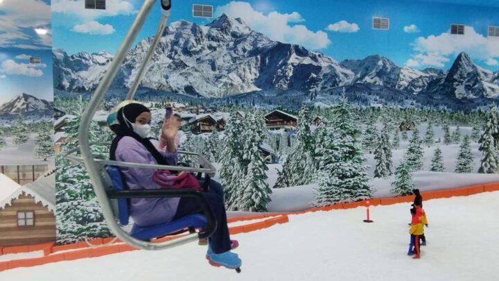 Ingin Menikmati Pemandangan Salju Layaknya di Eropa? Ayo Datang ke Trans Snow World Makassar